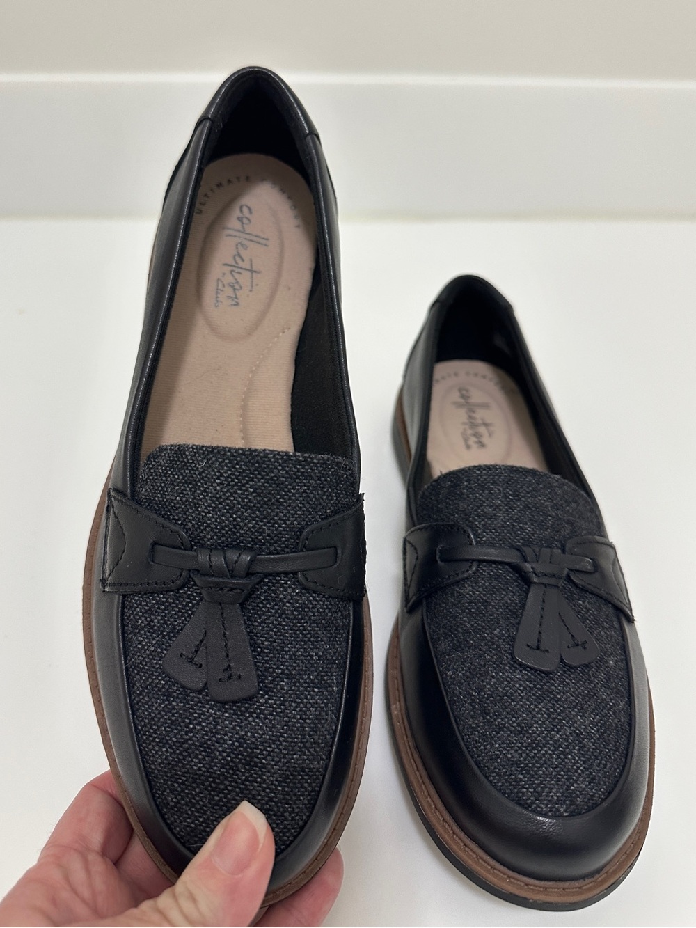 Clark’s Black Tweed & Leather Tassel Loafers - Women's 6 1/2- New - Picture 4 of 13